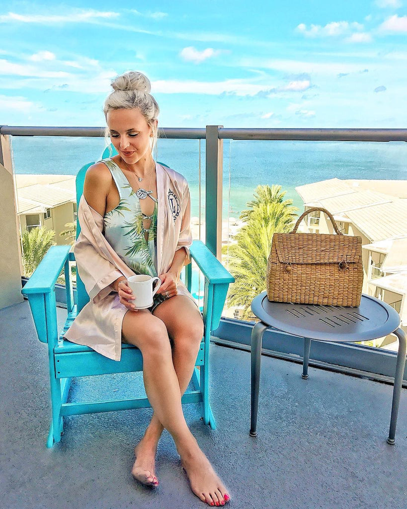 Summer breeze chill out with straw doctor bag